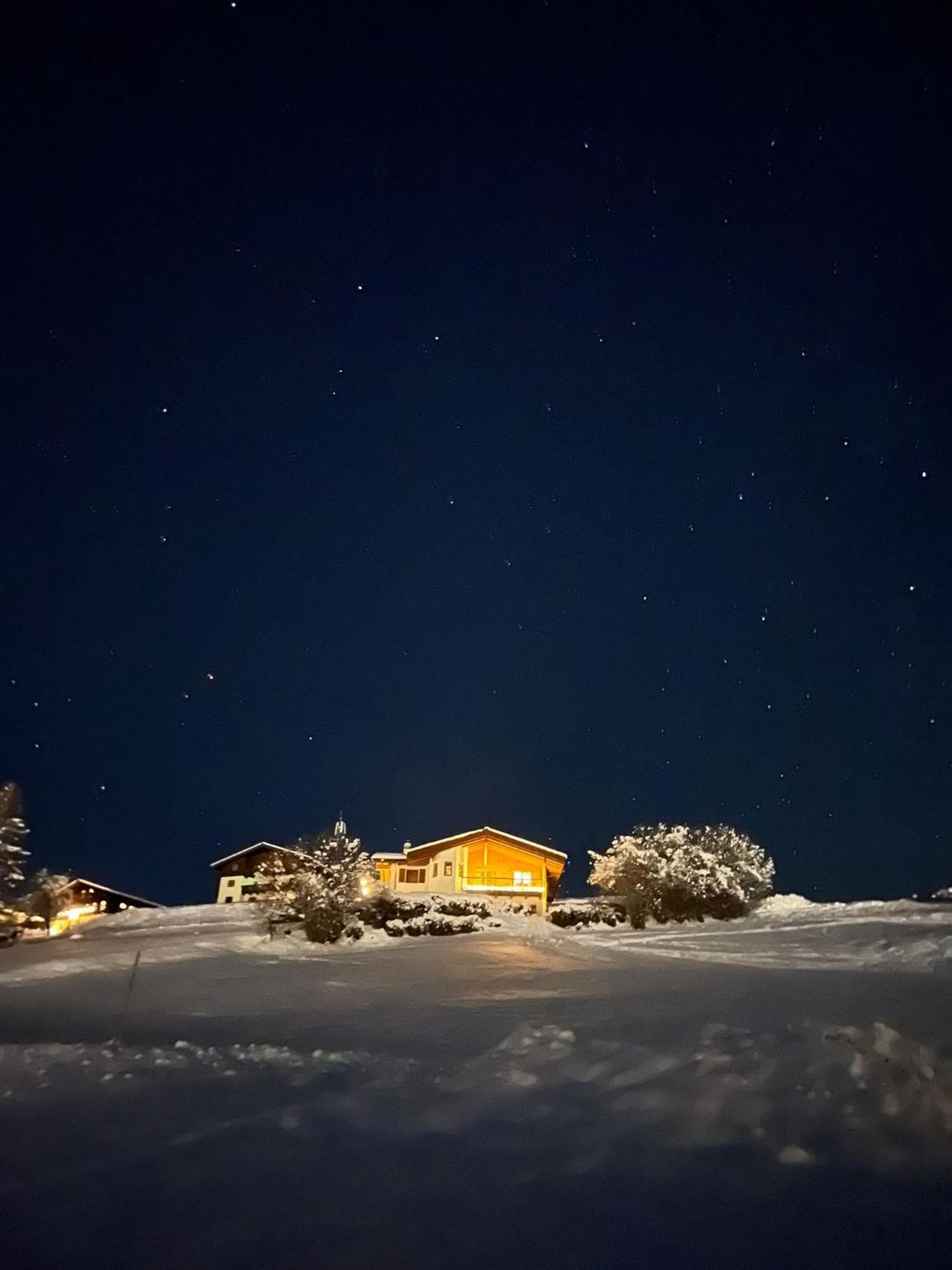 קפרון Chalet An Der Piste מראה חיצוני תמונה